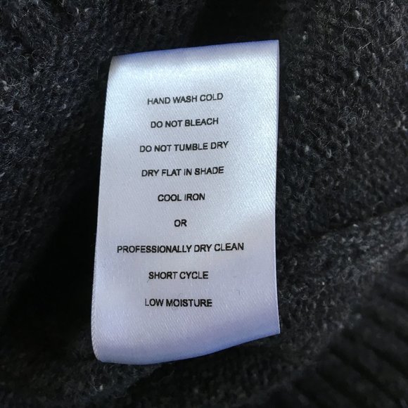 Mia Mai Sleeveless Sweater - Picture 7 of 7